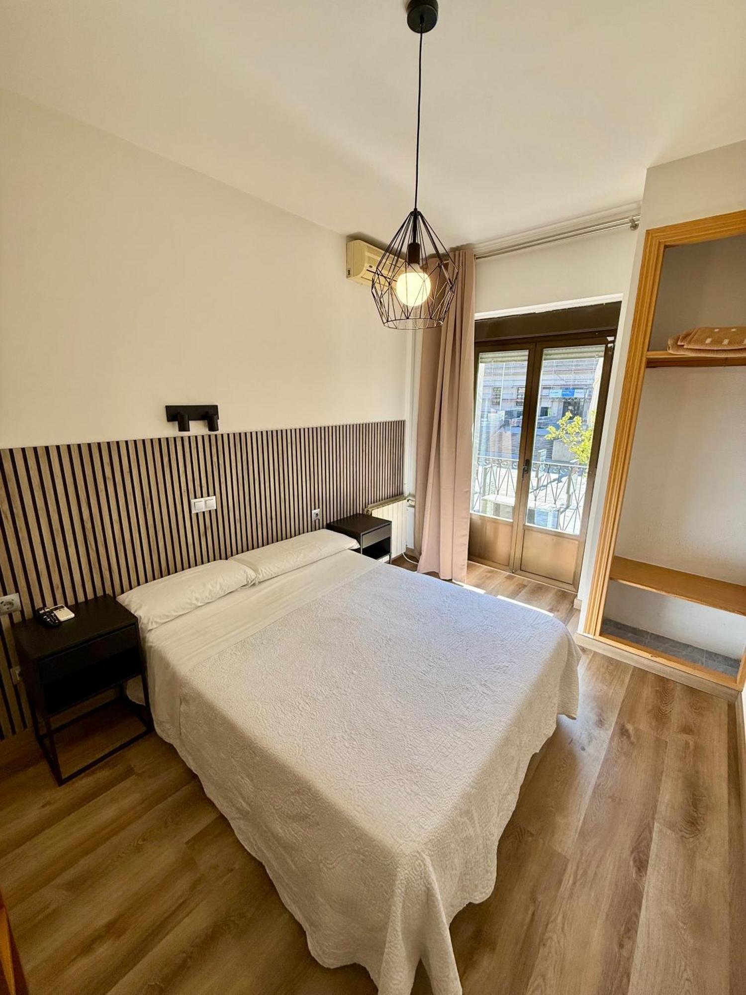 Hostal Fernandez Atocha — Photos 2